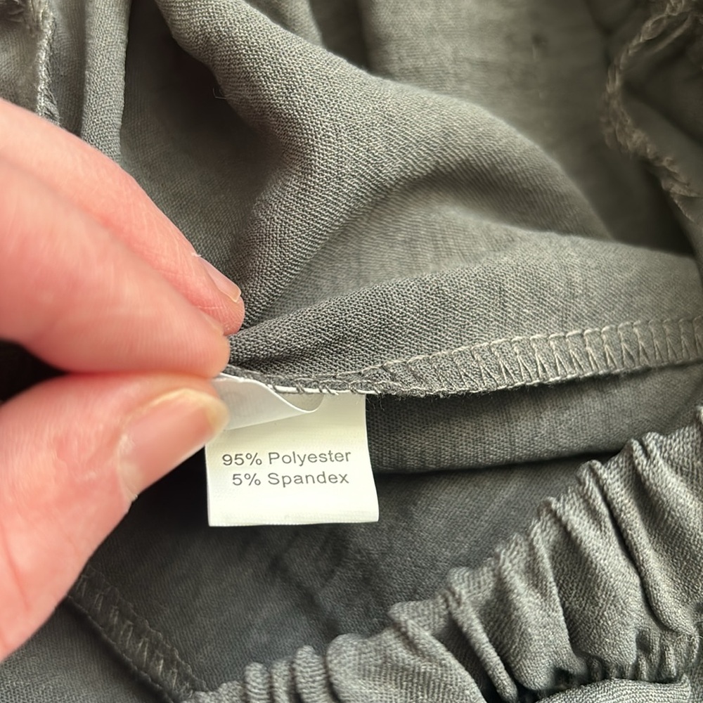new! Flygo gray loose/drapey wide leg flowy pants with cargo pockets, size small - Picture 5 of 9